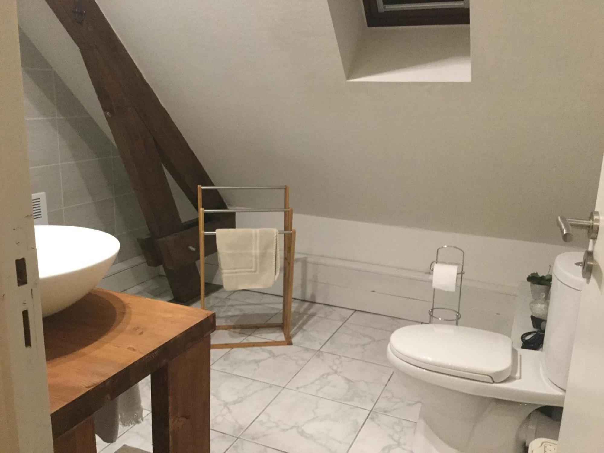 La Maison Bleue Juillac  部屋 写真
